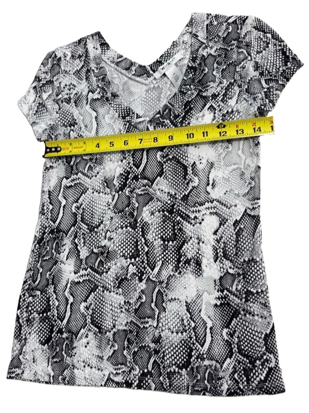 WHBM Snake Print V-Neck Stretch Top XS Black Gray Fitted - Picture 5 of 6